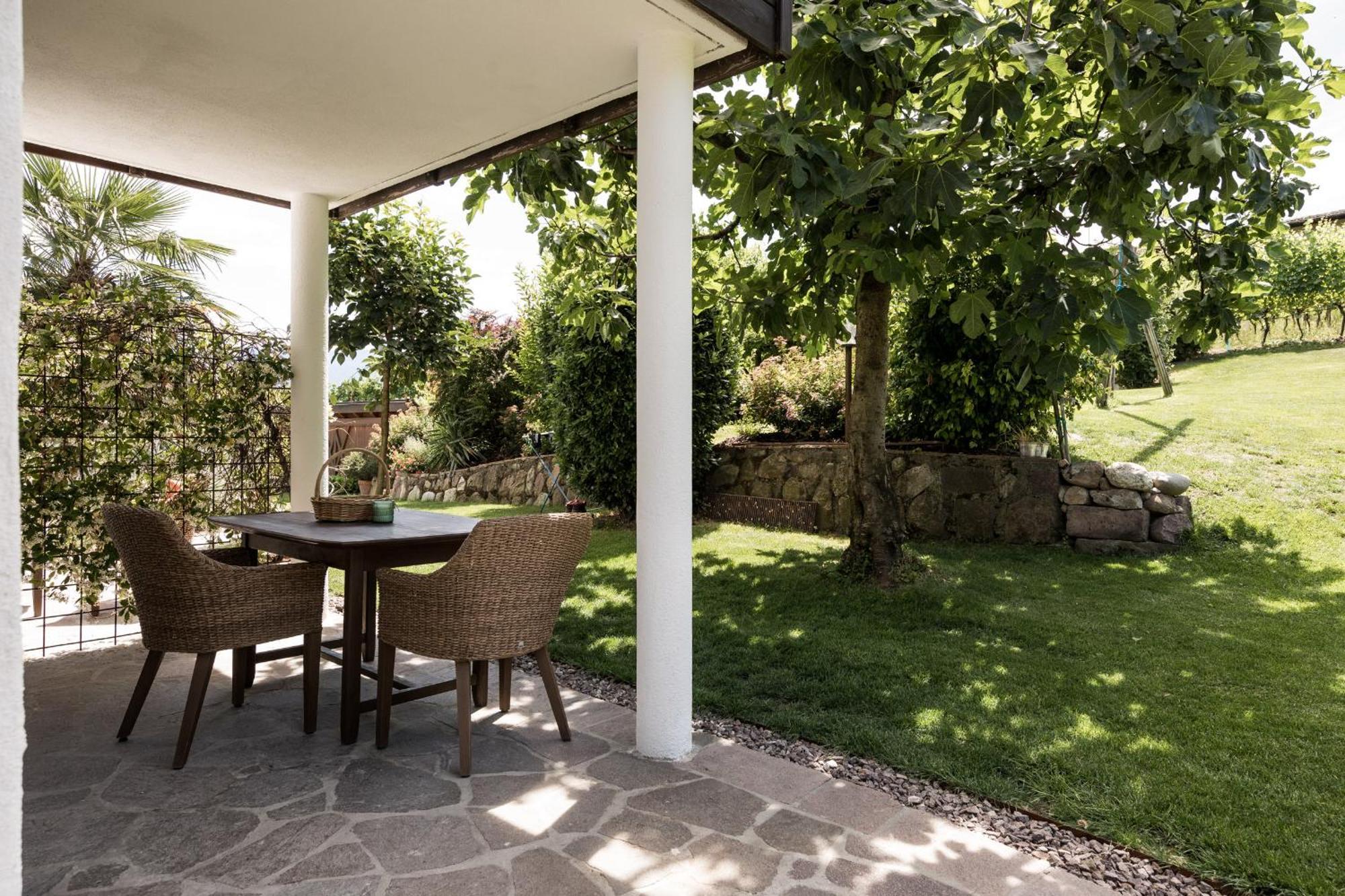 Weingut Weidlhof - Suite & Breakfast - Vacation For Wine Lovers Калдаро Екстериор снимка