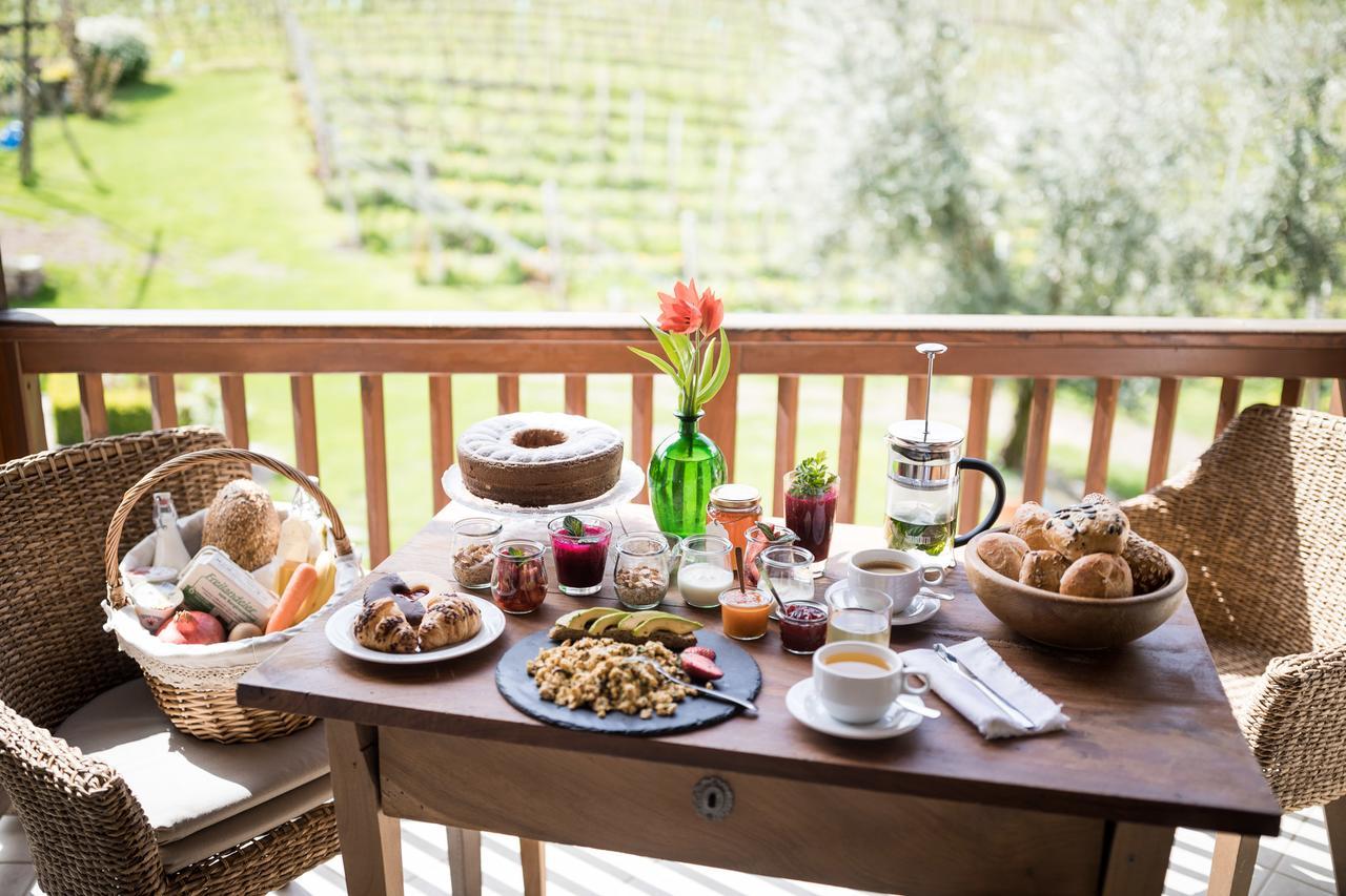 Weingut Weidlhof - Suite & Breakfast - Vacation For Wine Lovers Калдаро Екстериор снимка