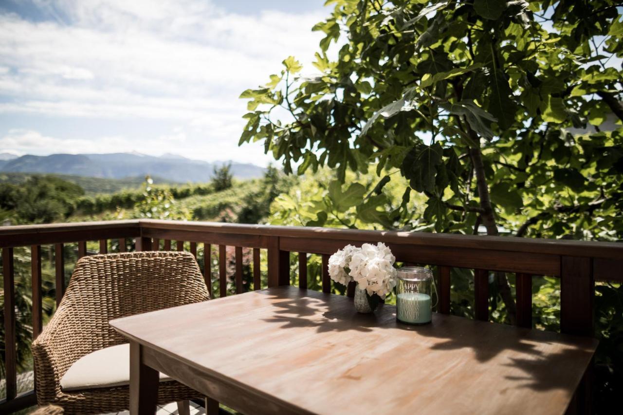 Weingut Weidlhof - Suite & Breakfast - Vacation For Wine Lovers Калдаро Екстериор снимка